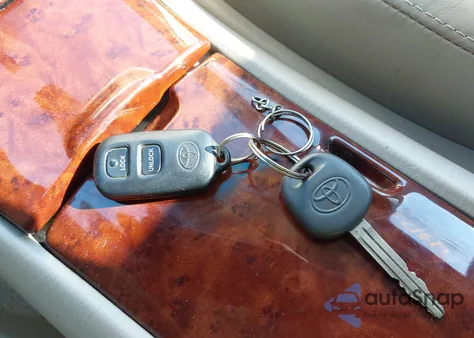 2005 Toyota Highlander Limited V6 из США, поврежденный, VIN JTEEP21AX50070712